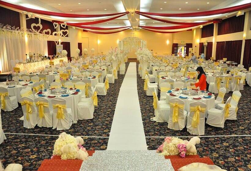 هتل Bukit Merah Laketown Resort