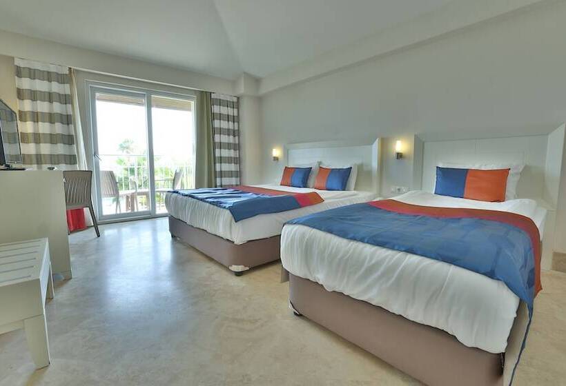 ホテル Crystal Boutique Beach & Resort   Adult Only