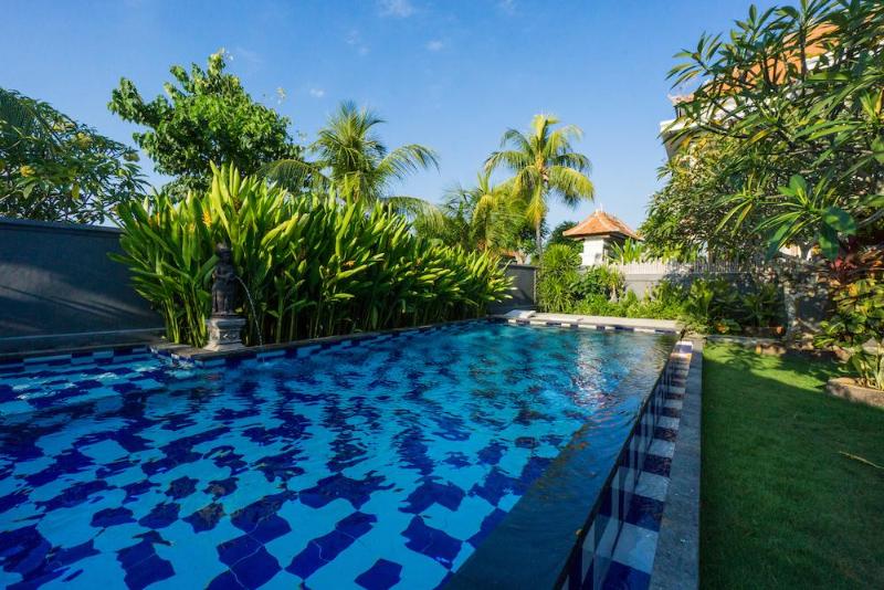 هتل Lembongan Reef