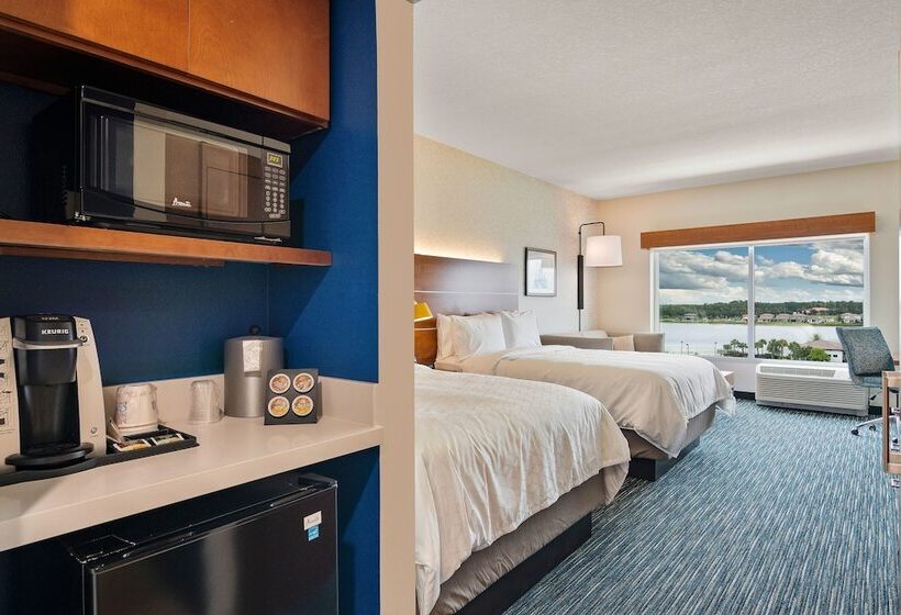 בית מלון כפרי Holiday Inn Express & Suites Orlando  Lake Buena Vista, An Ihg
