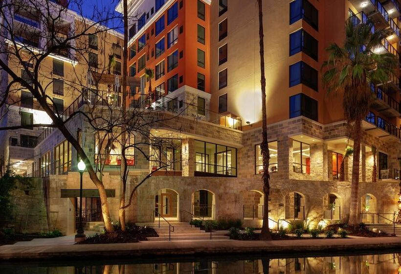 هتل Home2 Suites By Hilton San Antonio Riverwalk, Tx