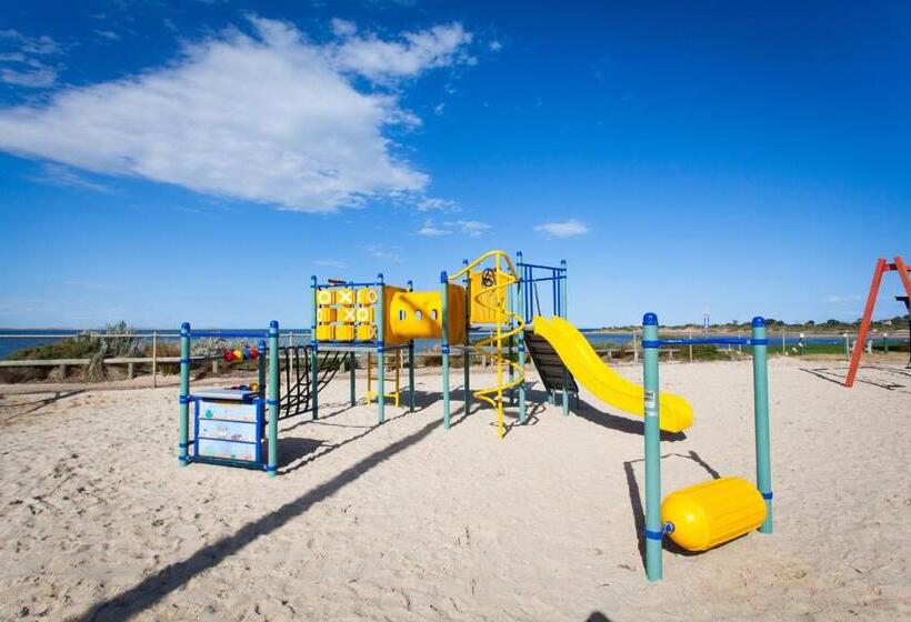 هتل Modra's Apartments