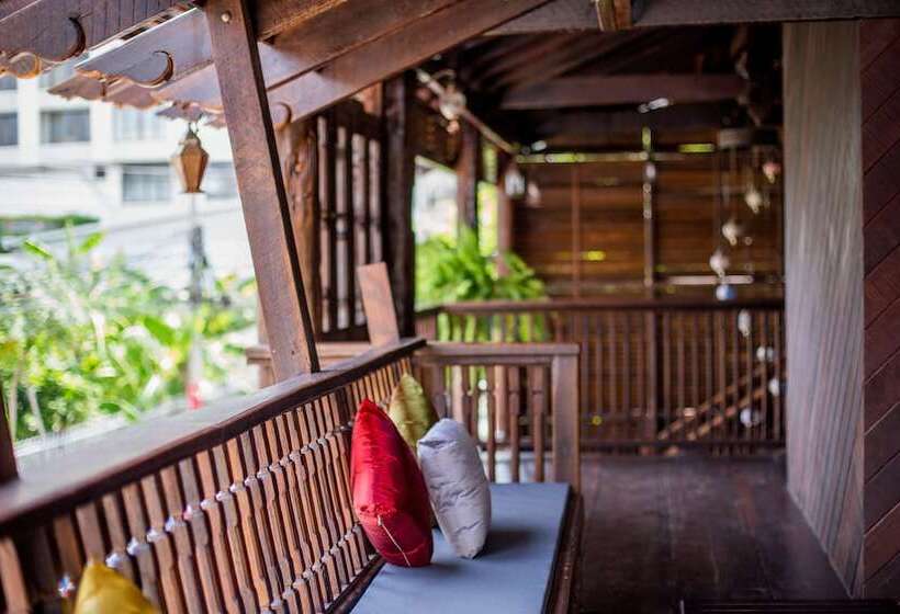 هتل Nightbazaar Inn