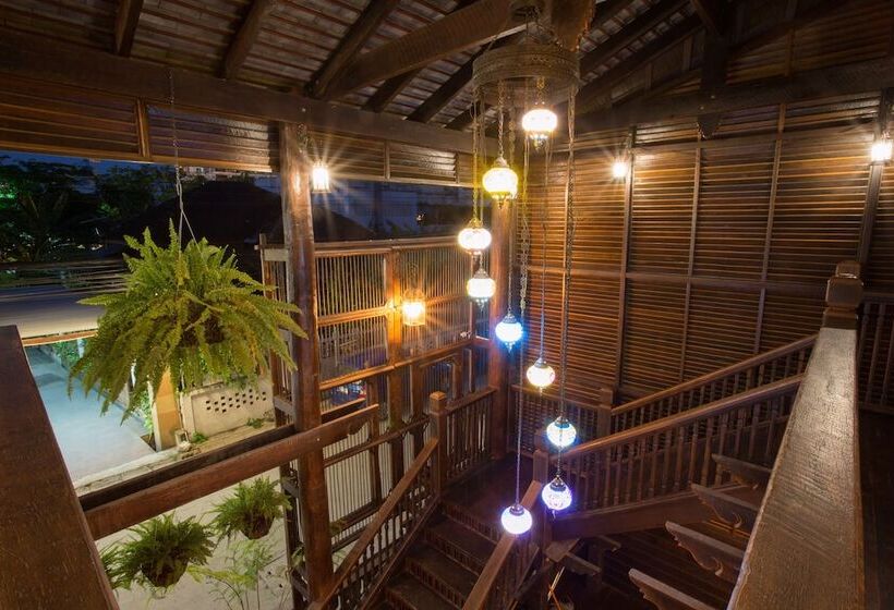 هتل Nightbazaar Inn