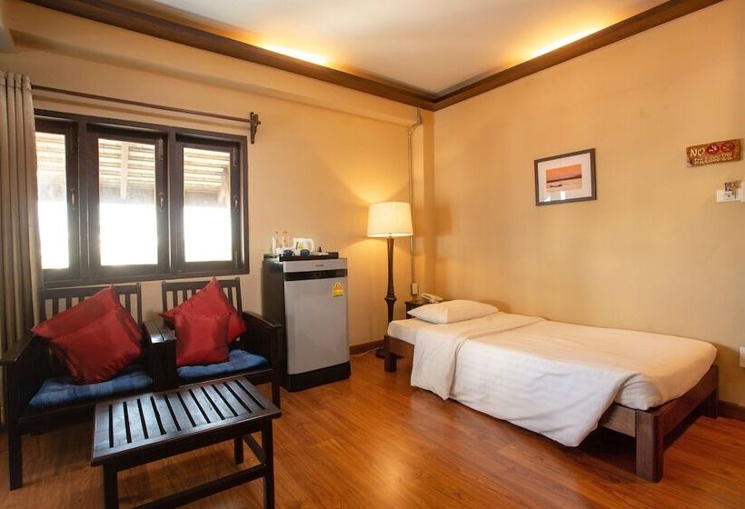 هتل Nightbazaar Inn