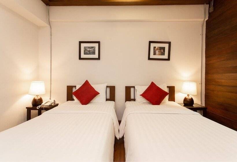 هتل Nightbazaar Inn