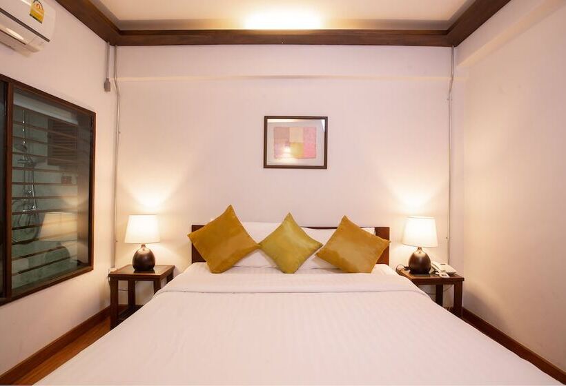 هتل Nightbazaar Inn