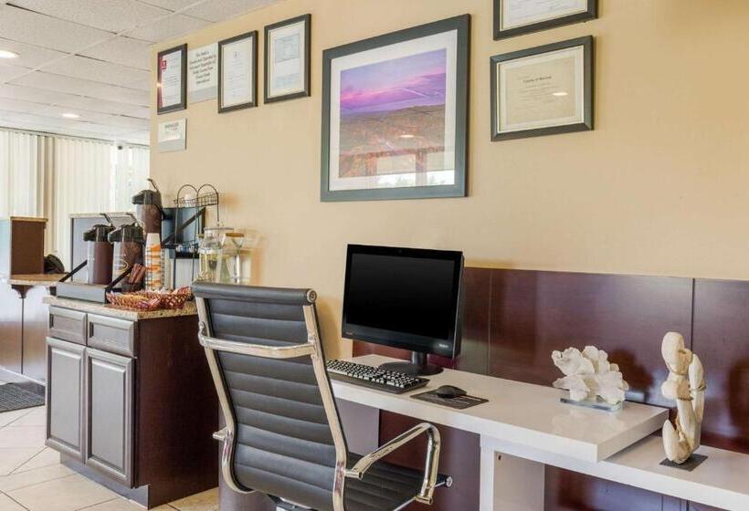 酒店 Fairmount Inn & Suites   Stroudsburg, Poconos