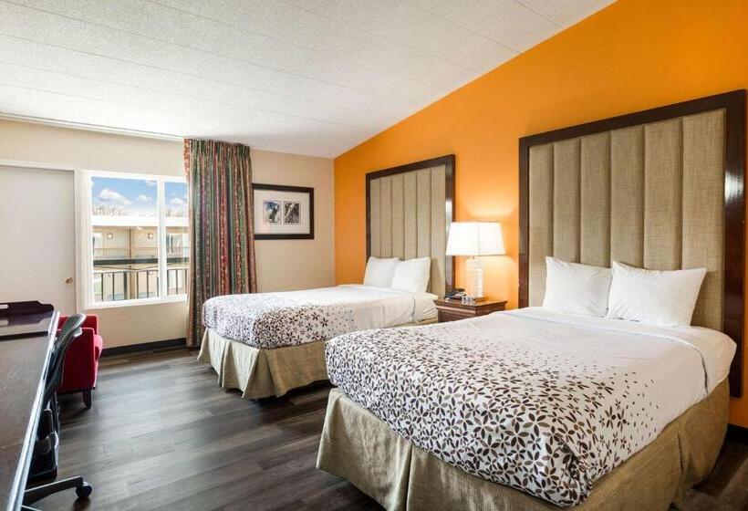 酒店 Fairmount Inn & Suites   Stroudsburg, Poconos