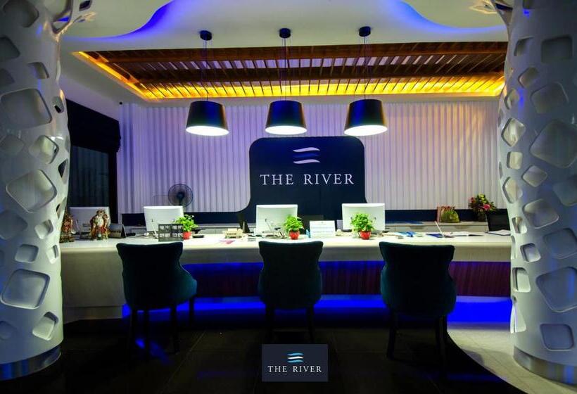 هتل The River