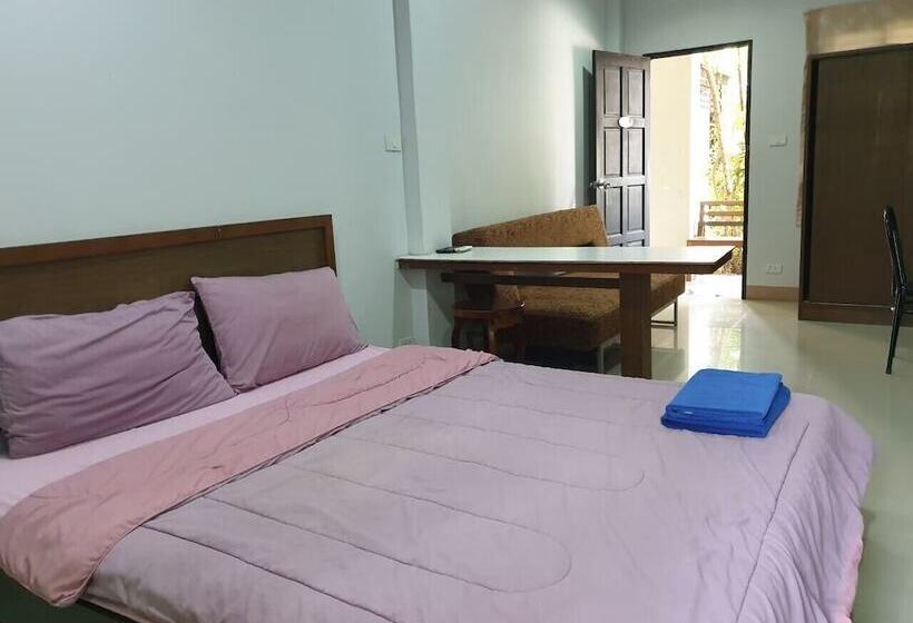 Rayonghouse Resort