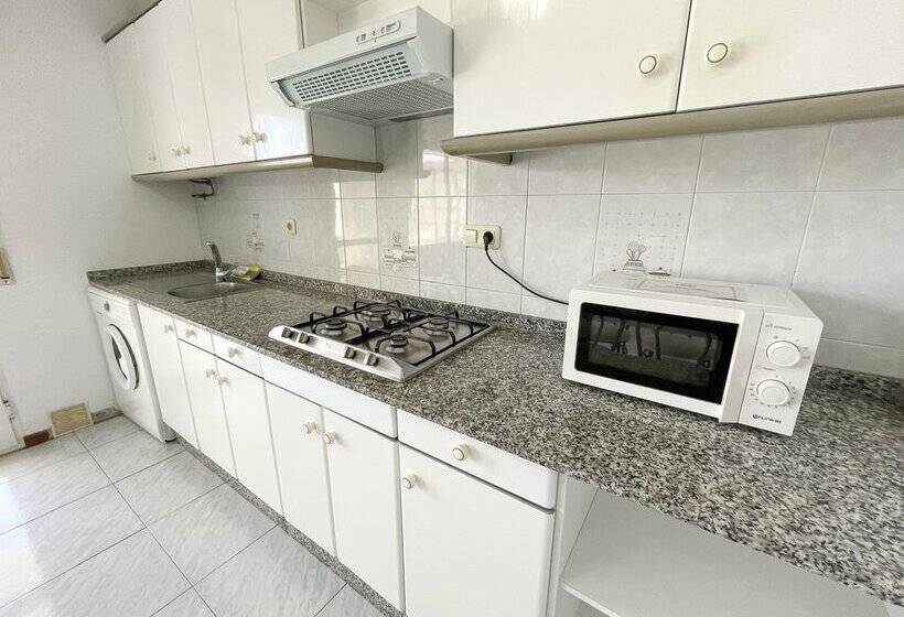 Apartamentos Revo Salinas 3000