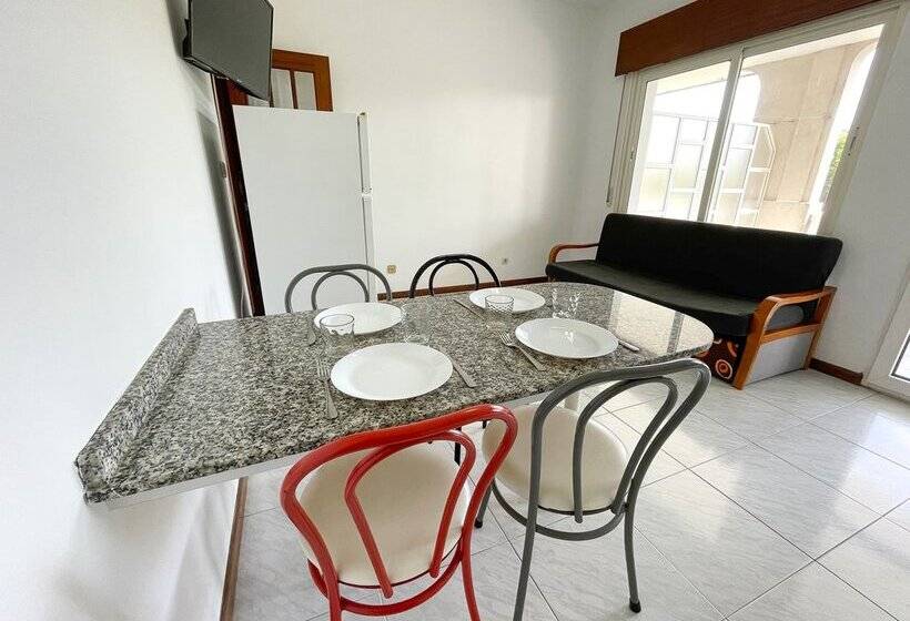 Apartamentos Revo Salinas 3000