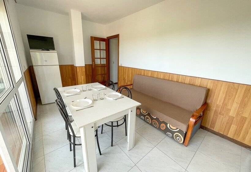 Apartamentos Revo Salinas 3000