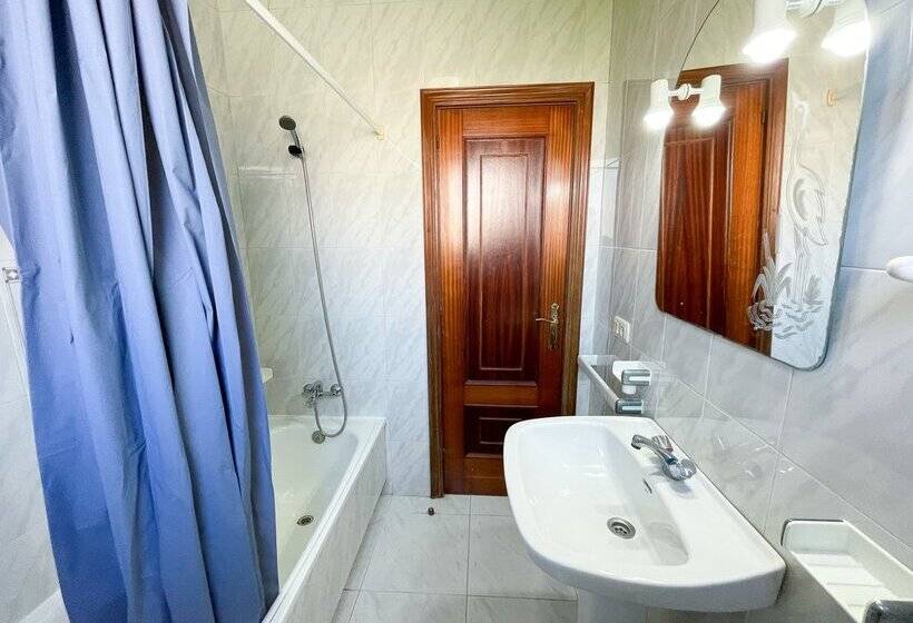 Apartamentos Revo Salinas 3000