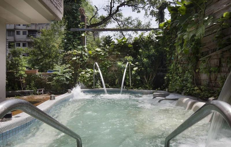 هتل A San Hot Spring