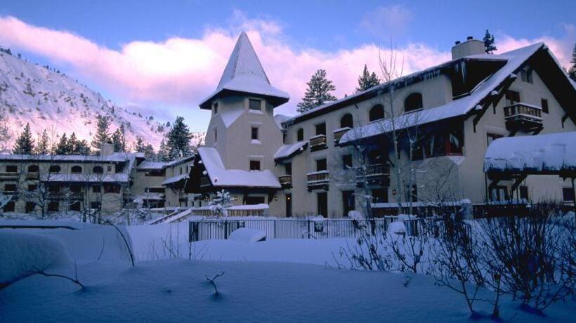 ホテル Getaways At Olympic Village Inn