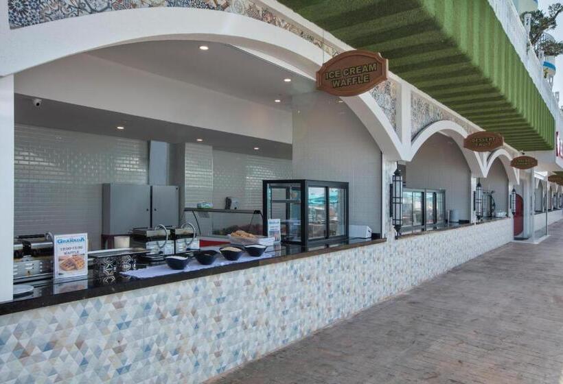 هتل Granada Luxury Beach Ultra All Inclusive