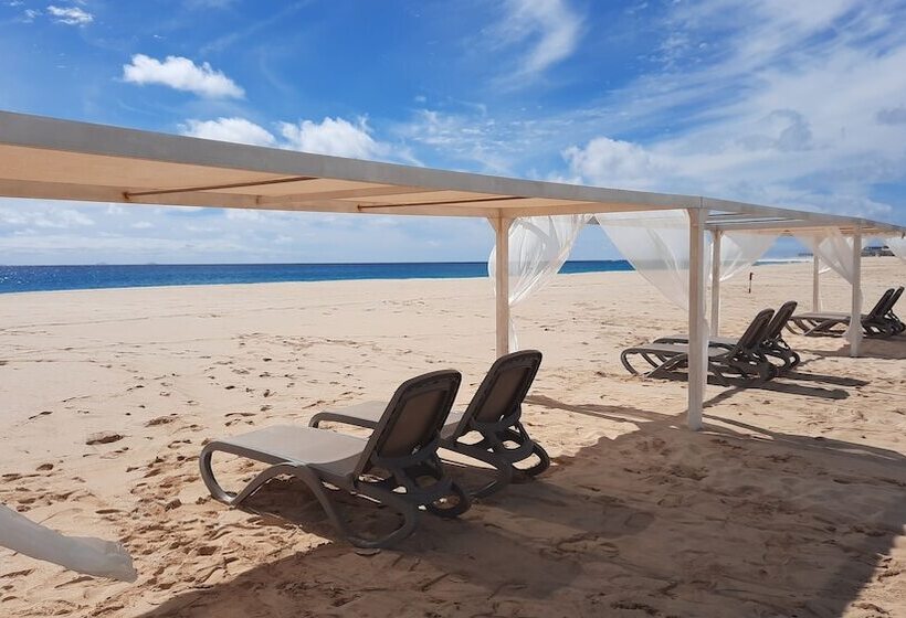 هتل Halos Casa Resort