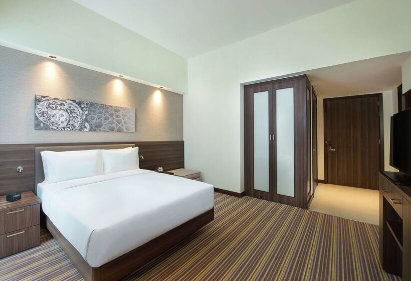 Hotel Hampton By Hilton Dubai Airport