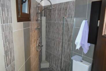 هتل Machi Rooms