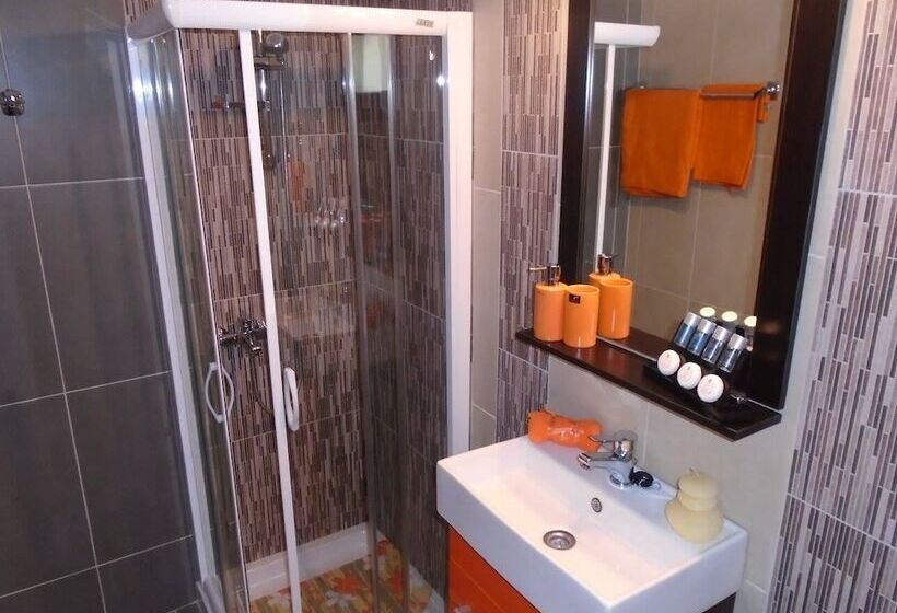 هتل Machi Rooms