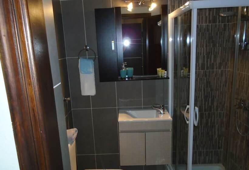 هتل Machi Rooms