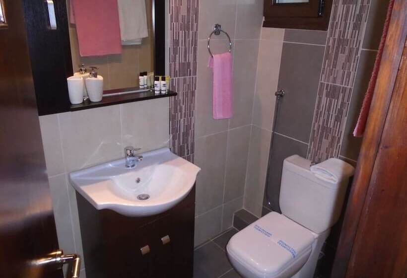 هتل Machi Rooms