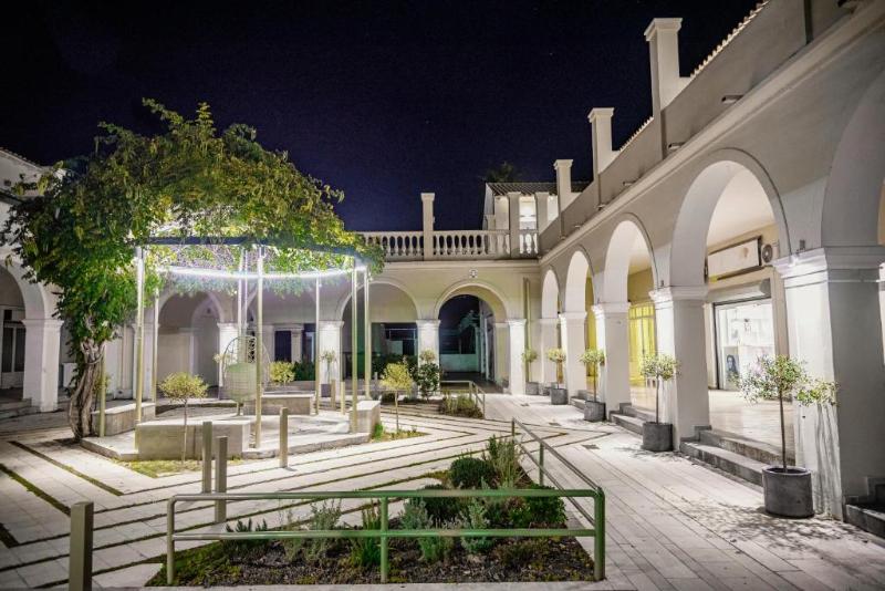 هتل Olive Grove Beachfront