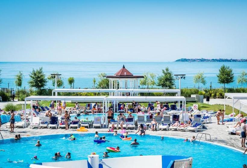Отель Premier Fort Cuisine Full Board