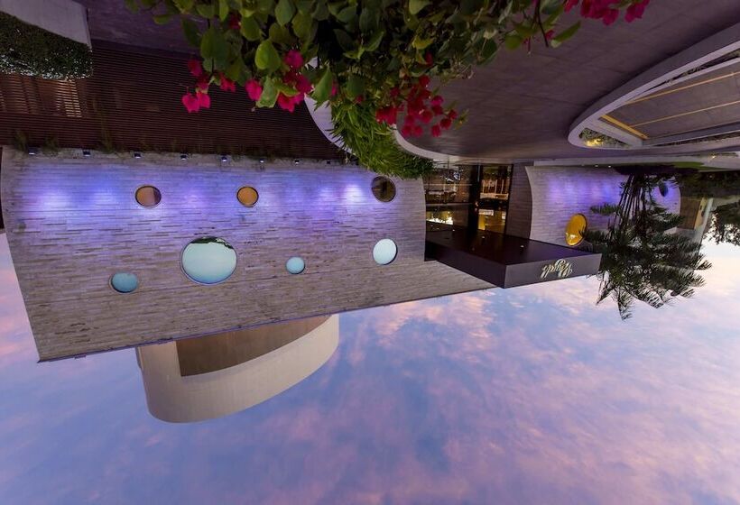 Vogal Luxury Beach Hotel & Spa