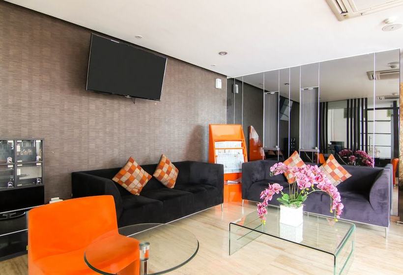 Отель Zenrooms Cengkareng