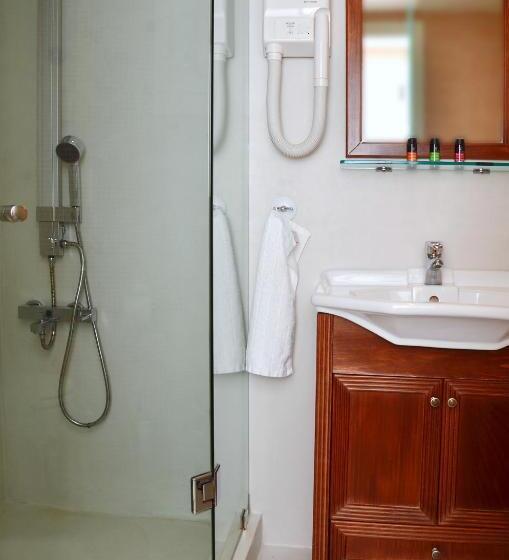 Keros Art Hotel