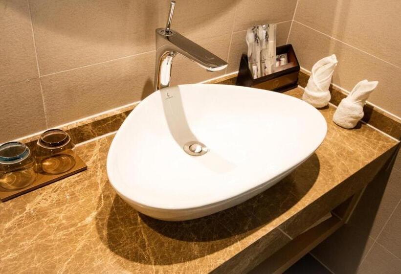 Lavande Hotels·shenzhen North Railway Station Bantian Metro Station