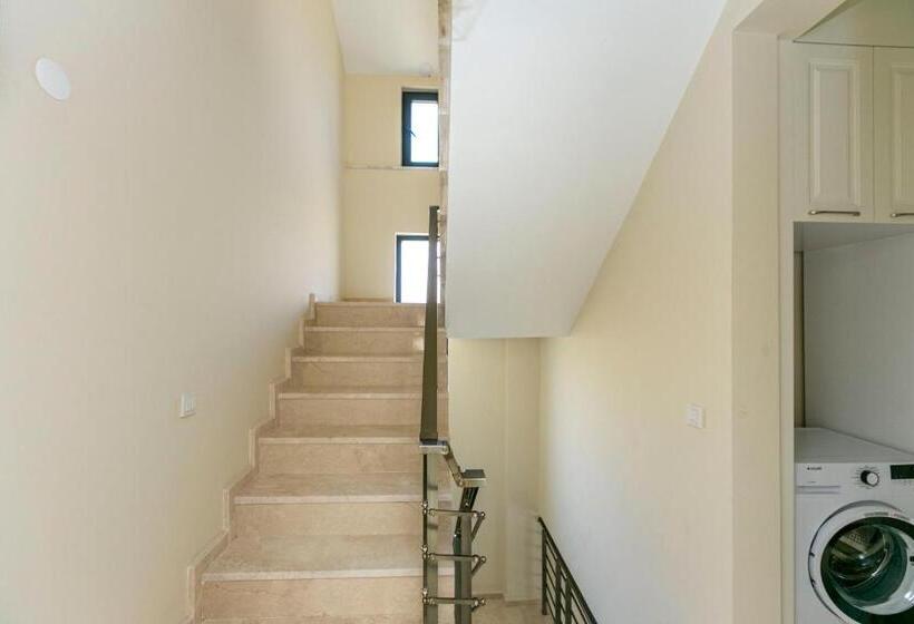 Paradise Town Villa Lisa