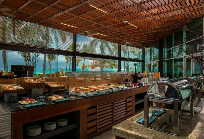 リゾートホテル Altitude at Krystal Grand Cancun - All Inclusive