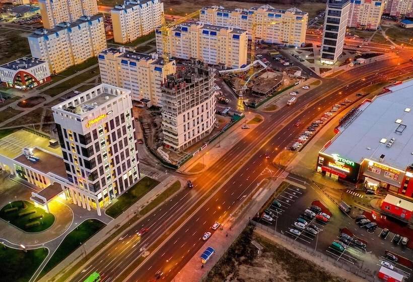 בית מלון כפרי Hampton By Hilton Brest