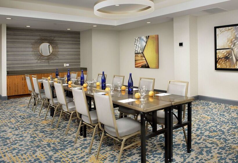 هتل Hilton Garden Inn Westchester Dobbs Ferry, Ny