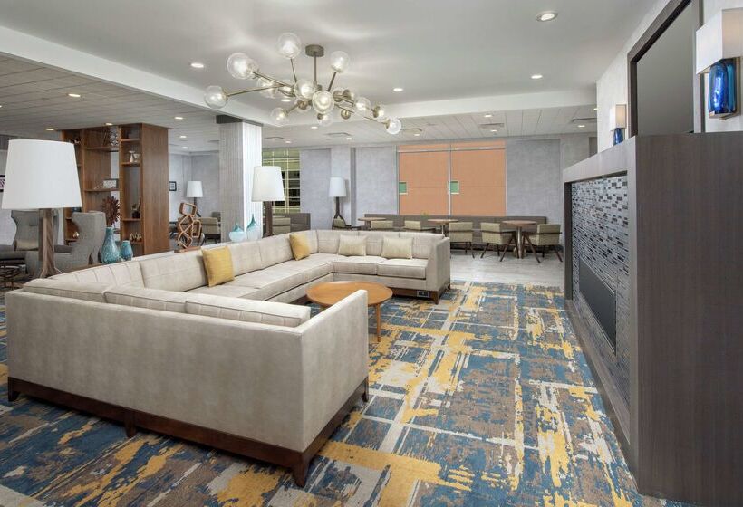 هتل Hilton Garden Inn Westchester Dobbs Ferry