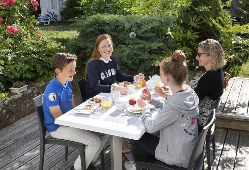 בית מלון כפרי Hôtel Spa De La Citadelle Lorient