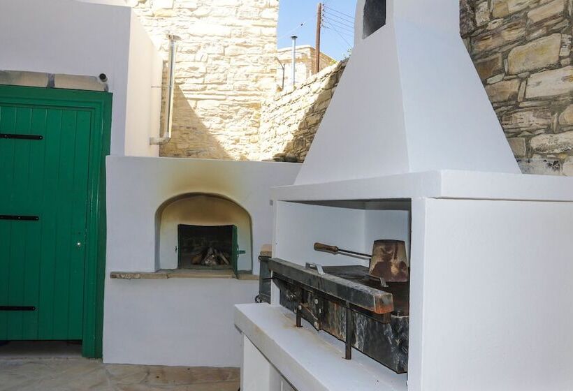 ホテル To Konatzi Tis Marikas Tzai Tou Yianni