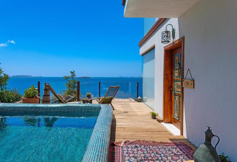 هتل Mandalina Luxury Suites