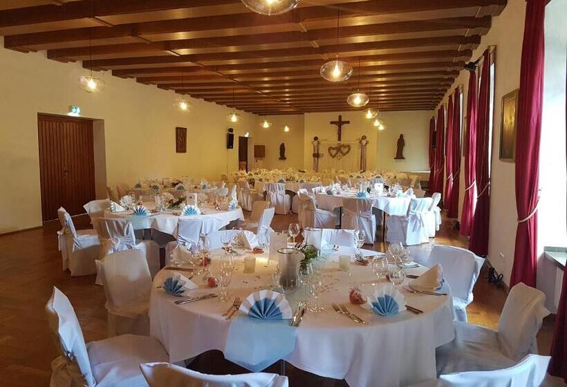 호스텔 Kloster Langwaden