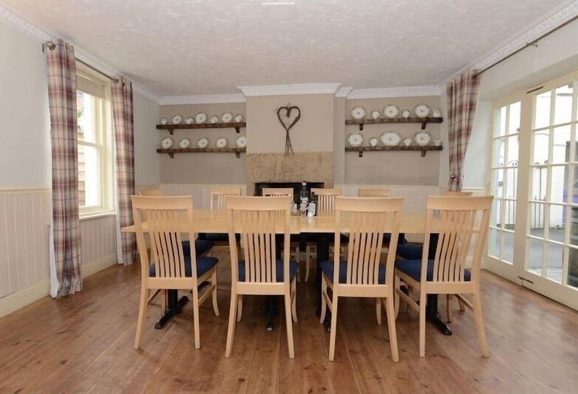 Общежитие The Ilchester Arms Hotel, Ilchester Somerset
