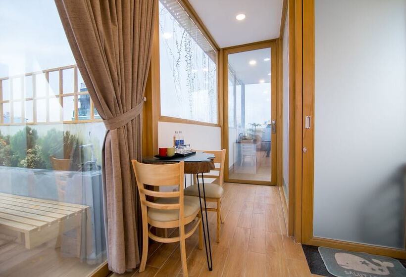 هتل Reddoorz Plus Near Saigon Train Station