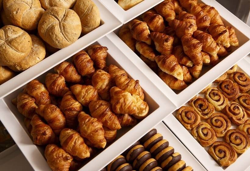 ホテル Holiday Inn Express   Rouen Centre   Rive Gauche, An Ihg