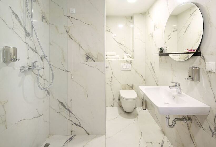 Fotos del hotel Koncept Residence:  19