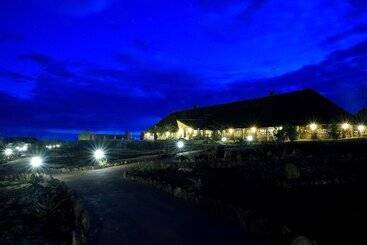 هتل Lake Manyara Kilima Moja Lodge