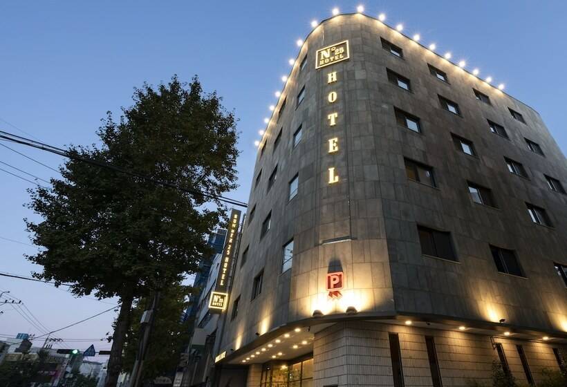 No.25 Signature Hotel Daechung