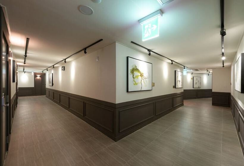 No.25 Signature Hotel Daechung